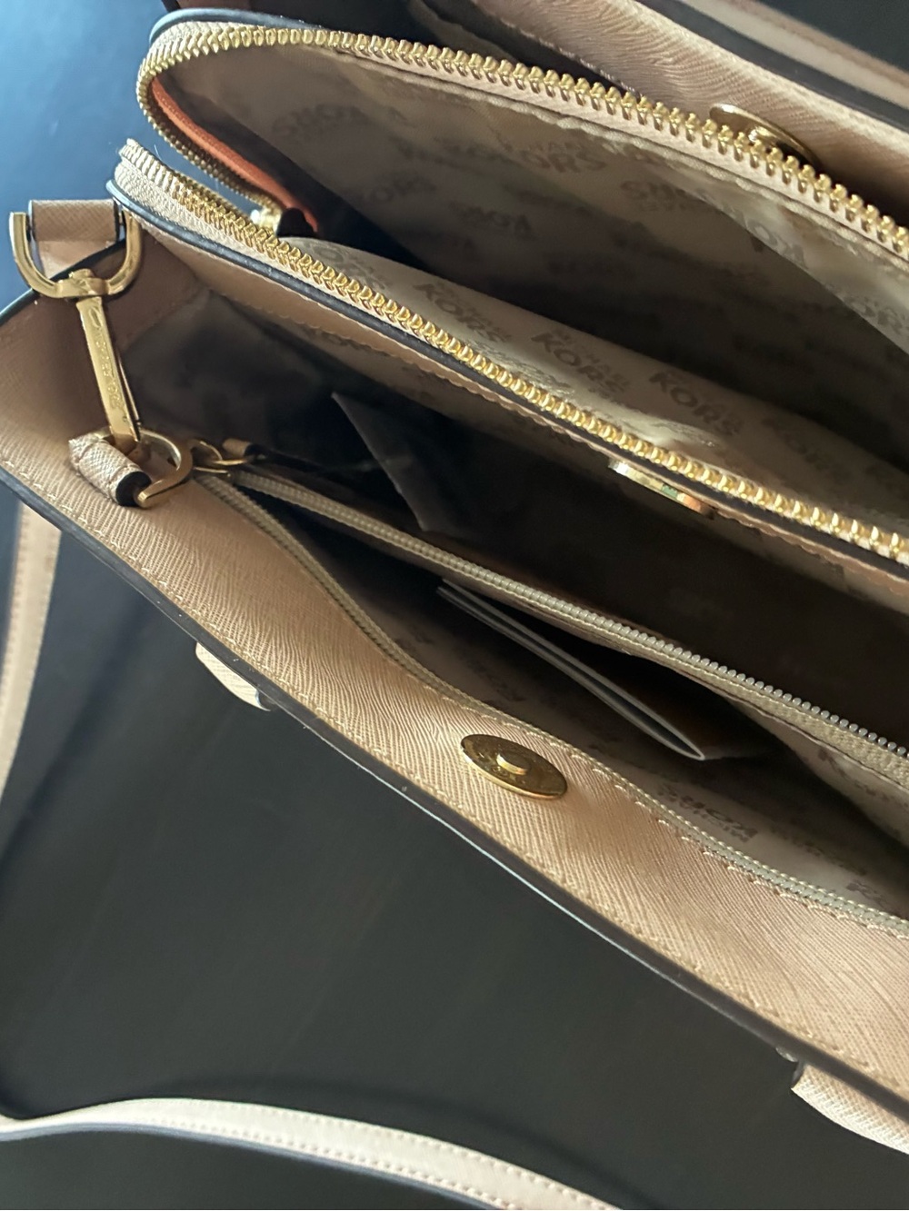 Michael Kors Hand bag - Picture 5 of 6